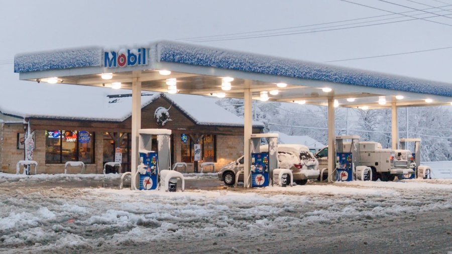 Mobile Gas Station in Snowmageddon 2010